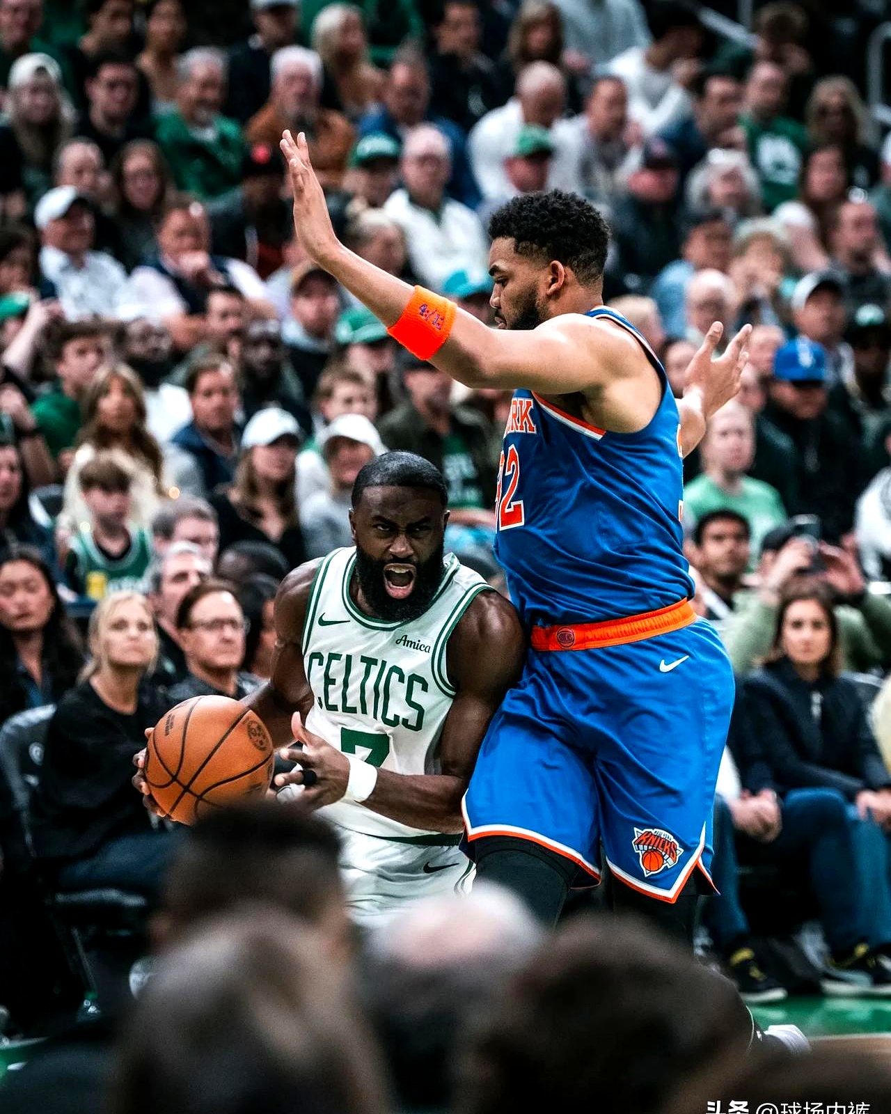 塔图姆在日本队比赛中反败为胜,重返赛场引发热议!赢得满堂喝彩的简单介绍-爱游戏体育