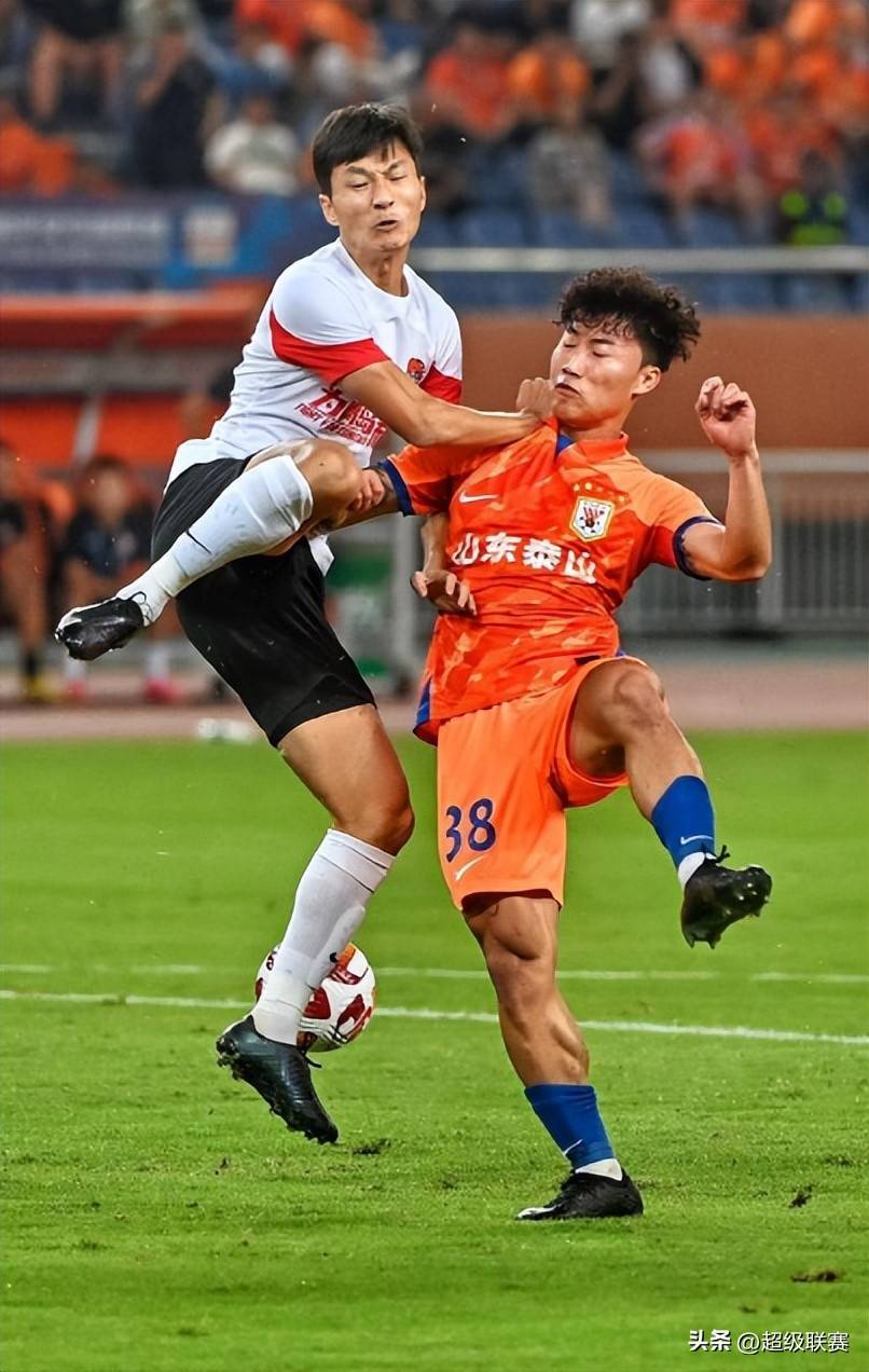 今晨山东泰山调整名单以备足总杯,扳平良机环节打磨,压力陡增,细节决定成败的简单介绍-爱游戏体育