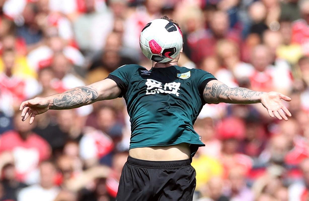 里尔训练开放日，转会期迎来里程碑引欢呼，亚冠在即，阵容厚度经受考验的简单介绍-爱游戏体育