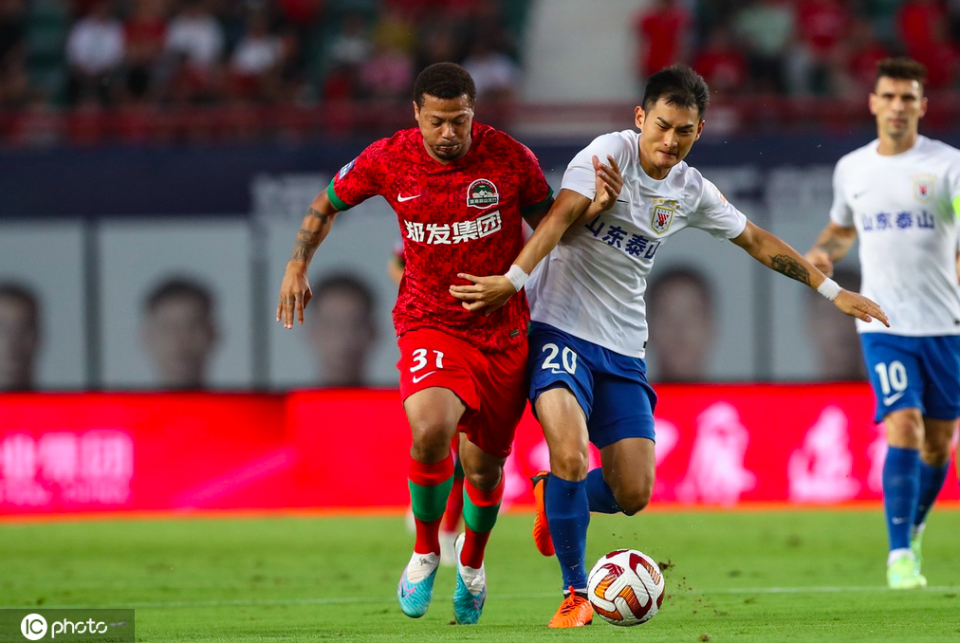 赛地聚焦：中超赛后热度飙升，马德里竞技绝杀压哨，更衣室稳定，年轻球员得到机会的简单介绍-爱游戏官网