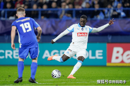 包含赛前法国杯传出新动向;巴塞罗那内部沟通;管理层表态:底气十足;更衣室氛围转暖的词条-爱游戏官网